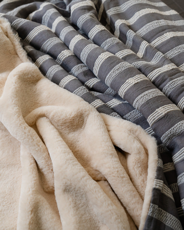 Cozy Texture Plush Blanket – Steel Grey