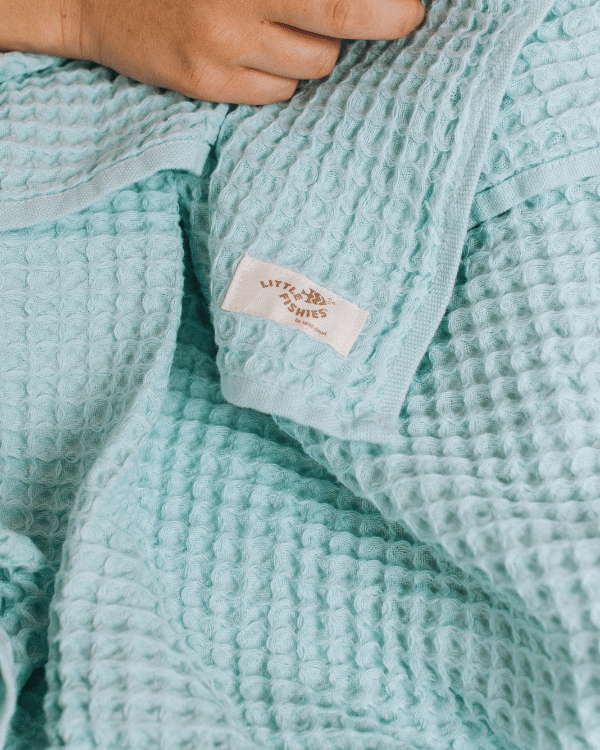 Little Fishies Waffle Blanket – Seafoam