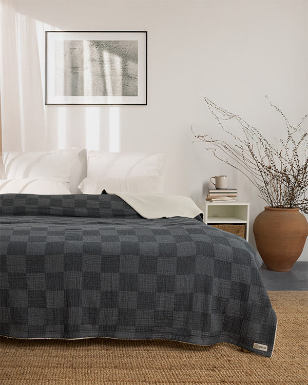 Cloud Checker Plush Blanket – Black