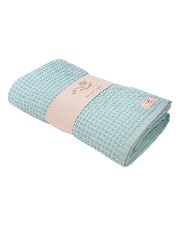 Little Fishies Waffle Blanket – Seafoam