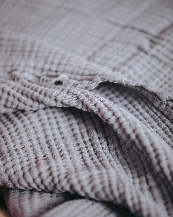 Lara Light Grey – PARTY BLANKET™ – Queen
