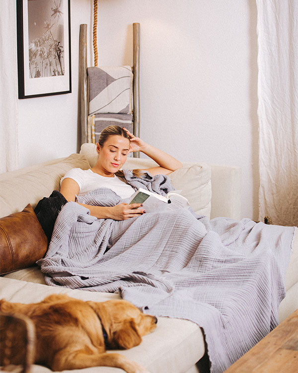 Lara Light Grey – PARTY BLANKET™ – Queen