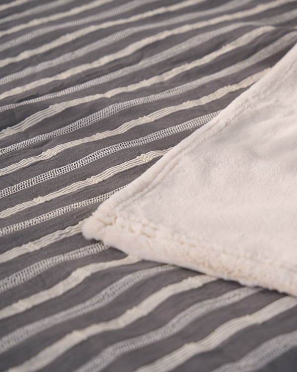 Cozy Texture Plush Blanket – Steel Grey