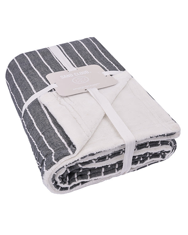 Dreamy Stripe Plush Blanket – Black