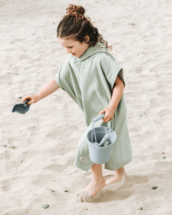 Terra Hooded Poncho Youth – Sage